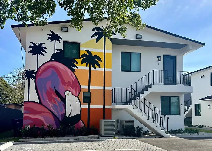 Urban Elegance: Trendy Modern Apartment In Wynwood