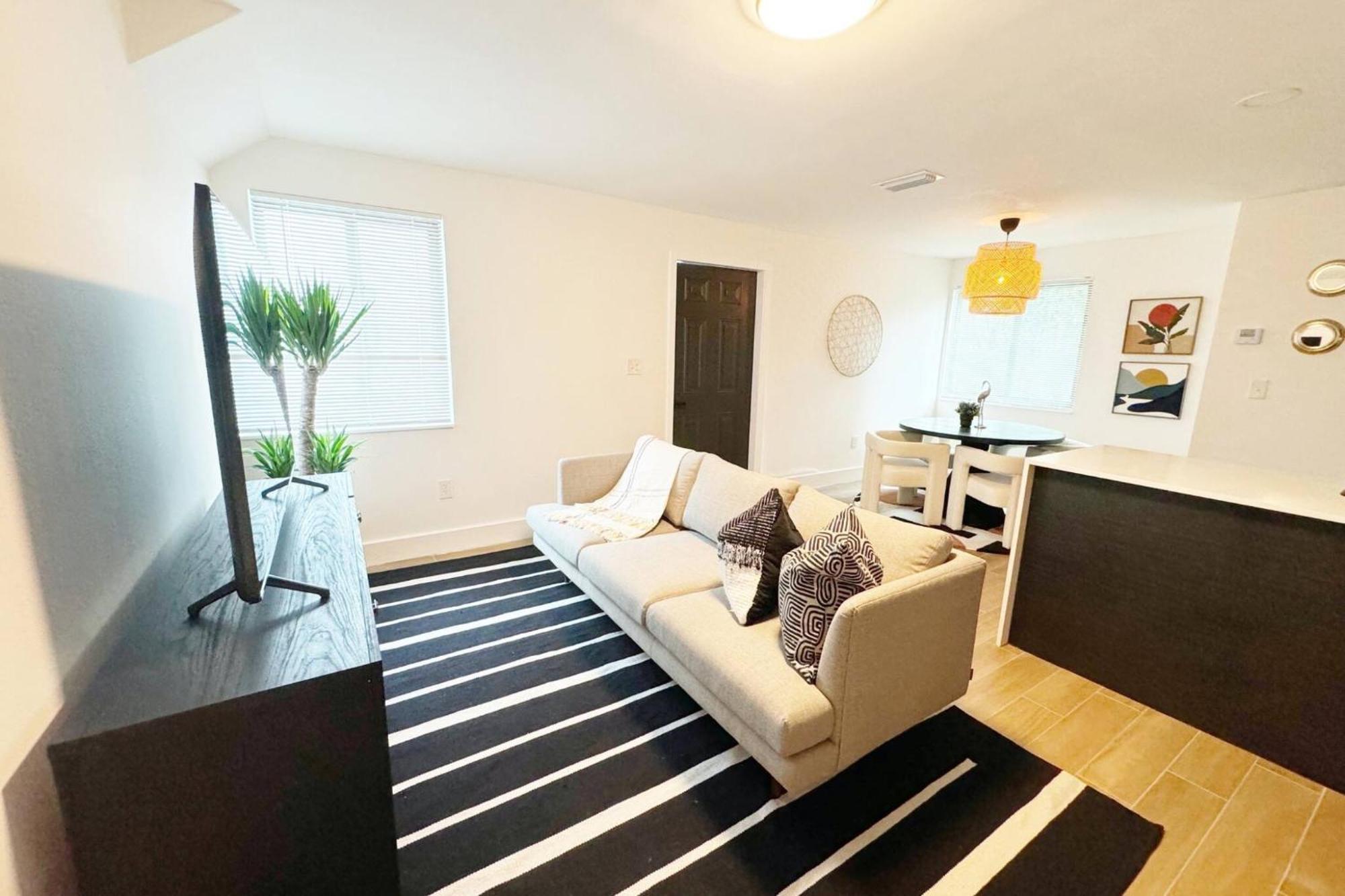 Urban Elegance: Trendy Modern In Wynwood Miami