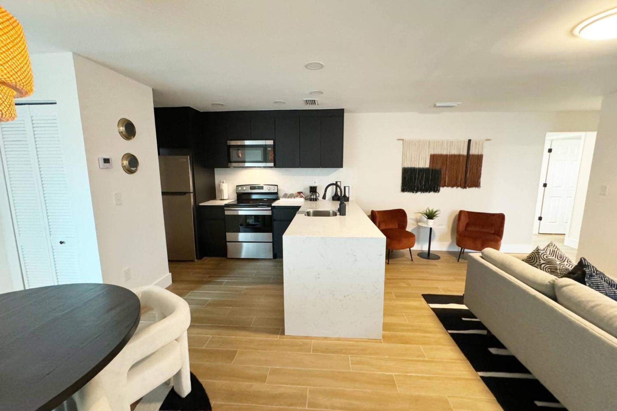 Urban Elegance: Trendy Modern In Wynwood Apartment Miami