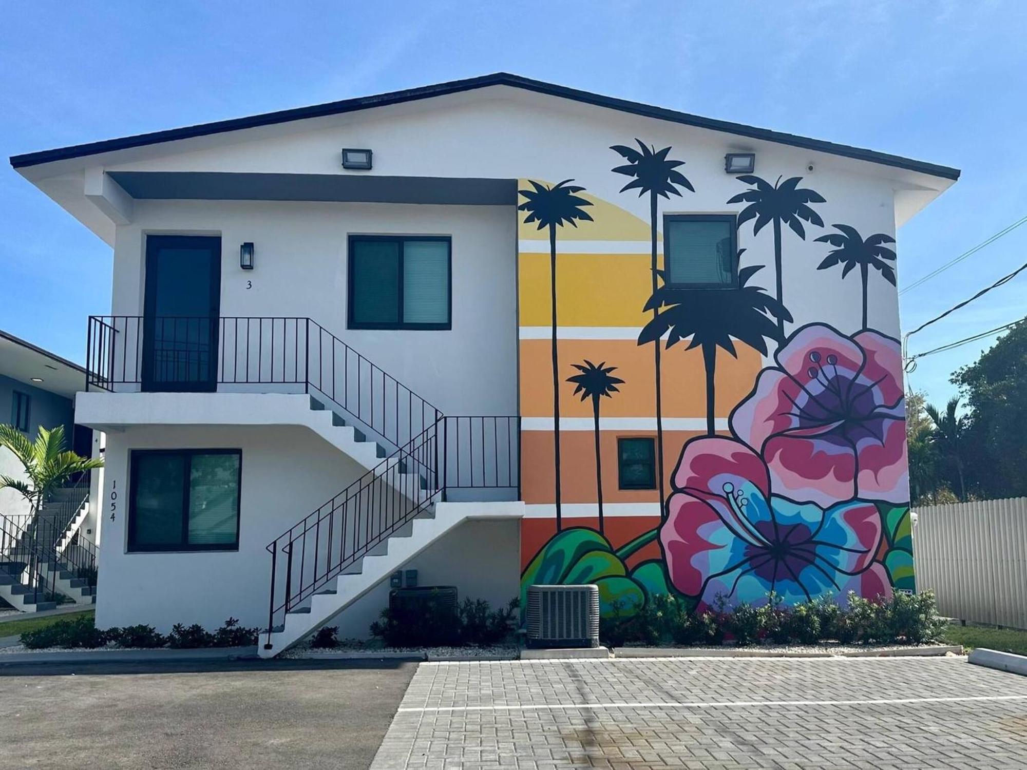 Apartment Urban Elegance: Trendy Modern In Wynwood Miami