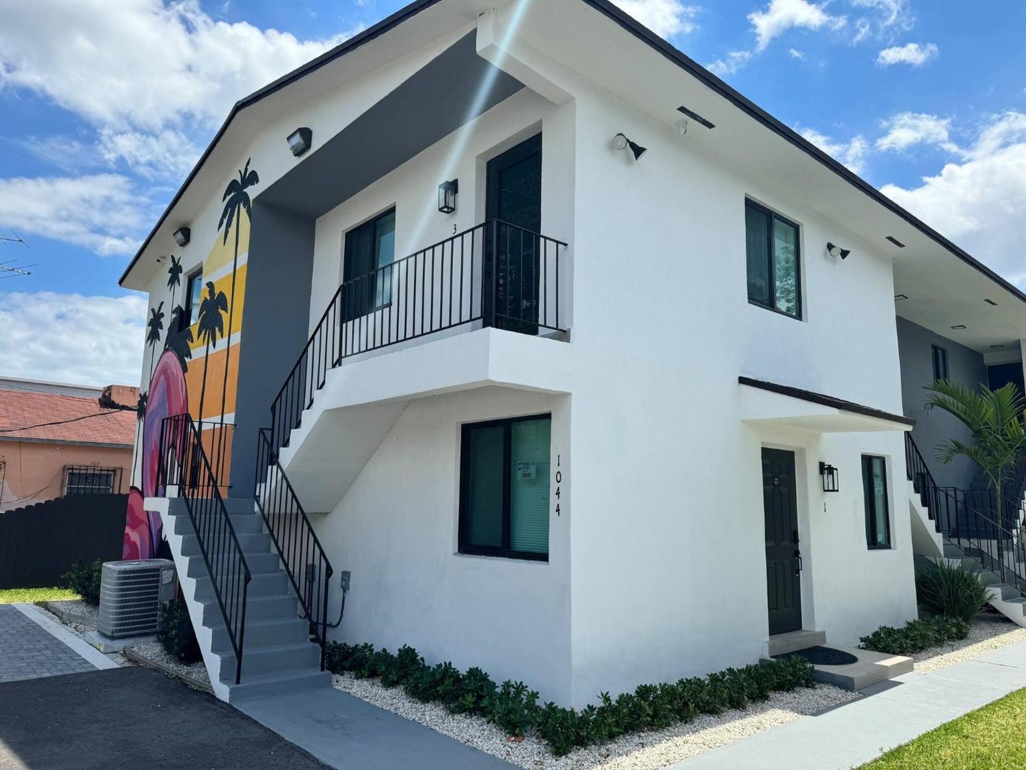 Urban Elegance: Trendy Modern In Wynwood