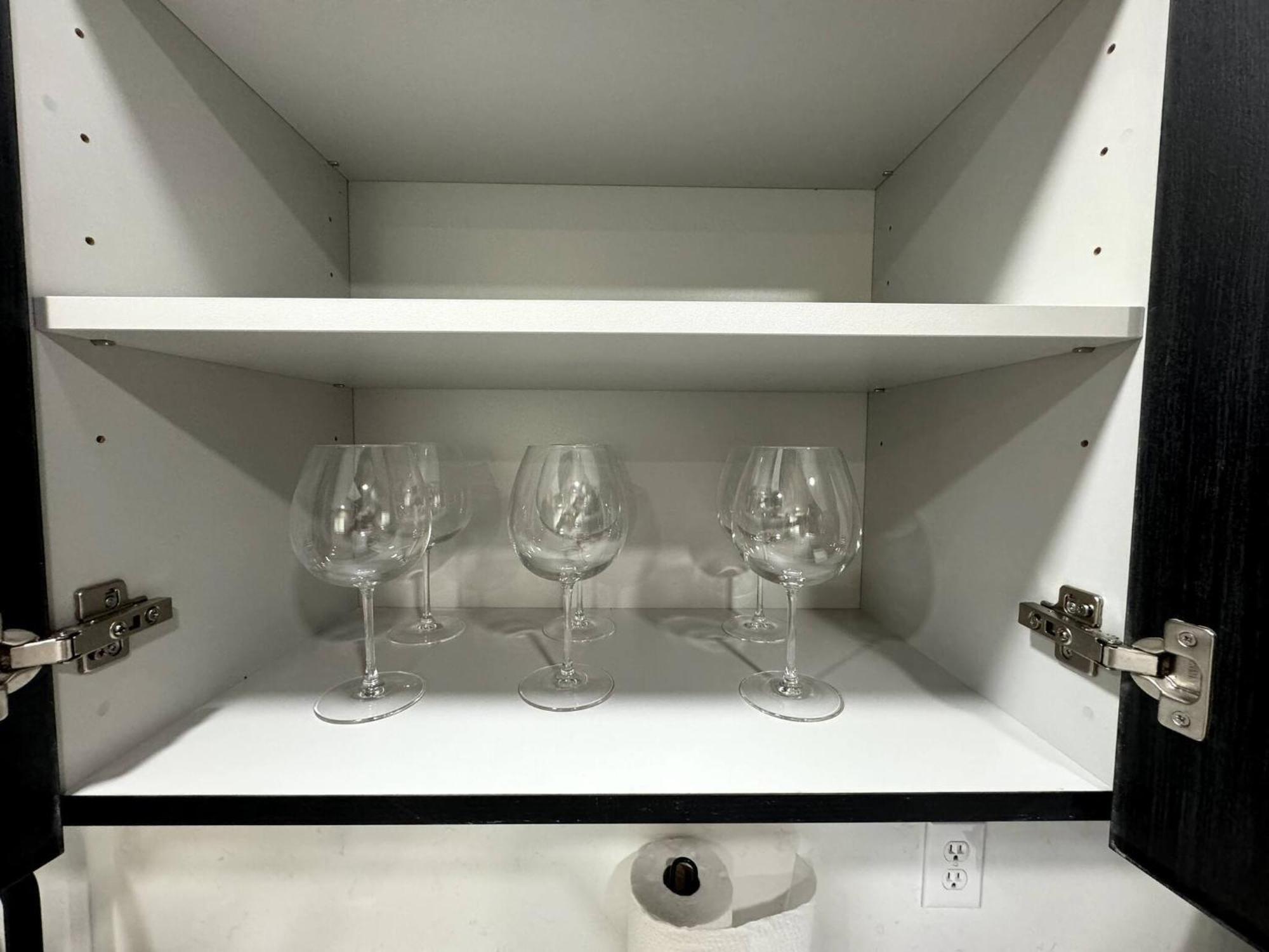 Apartment Urban Elegance: Trendy Modern In Wynwood *
