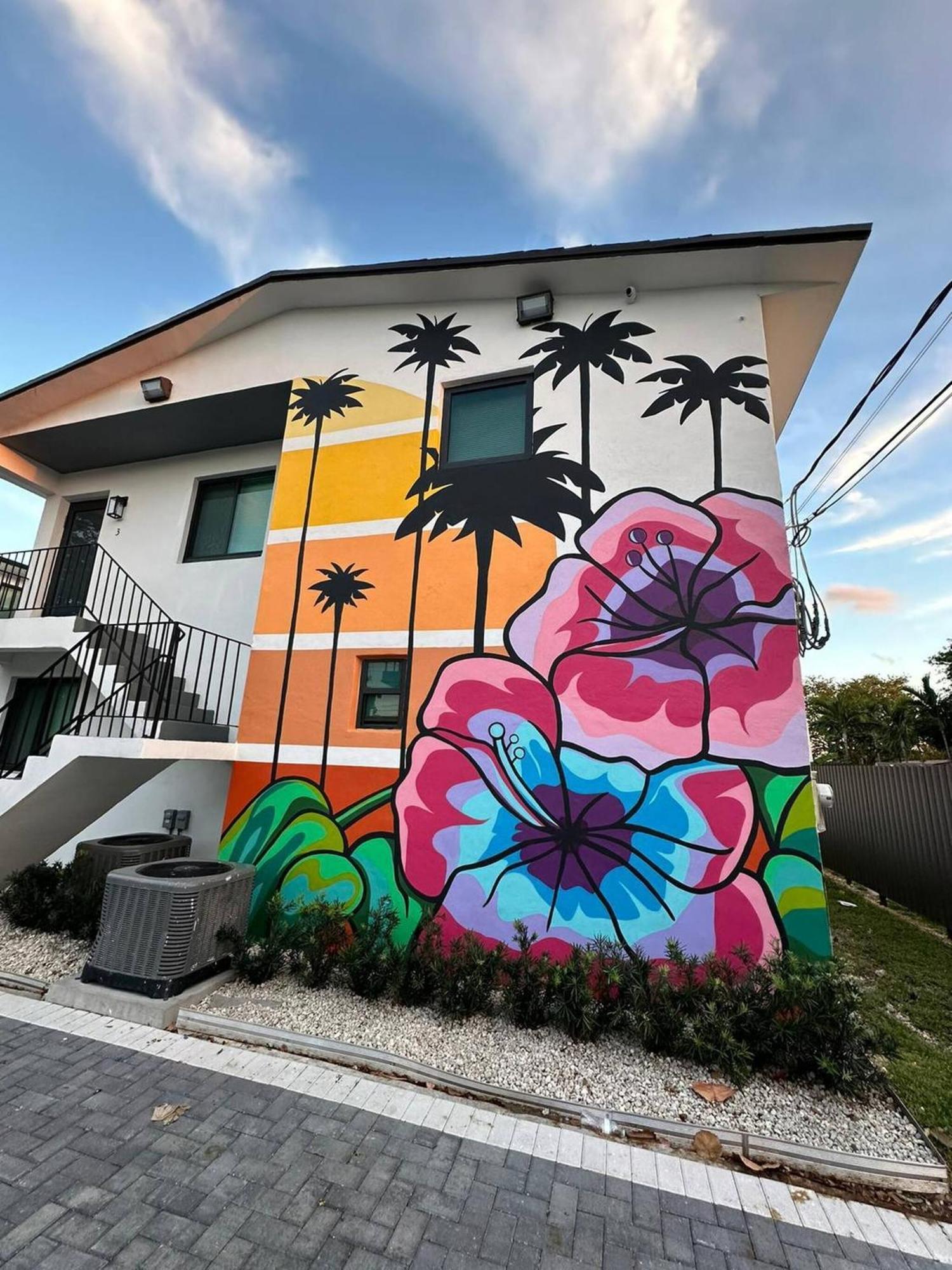 Apartment Urban Elegance: Trendy Modern In Wynwood Miami
