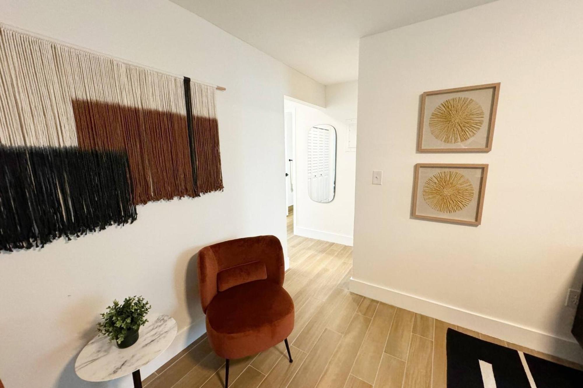 Urban Elegance: Trendy Modern In Wynwood *